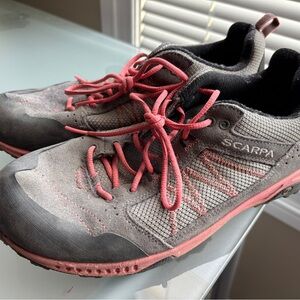 Scarpa Women's Hiking and Trail Shoes in Gray and Pink (Size 7.5)